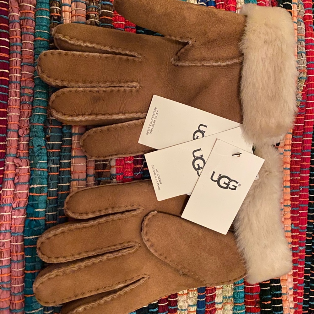 Ugg sheepskin gloves